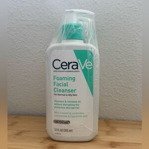CeraVe Foaming Facial Cleanser - Normal to Oily Skin